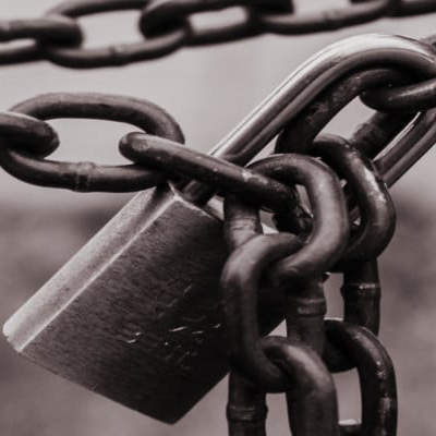 Setha Low – Behind the Gates: Life, Security, and the Pursuit of Happiness in Fortress America ...